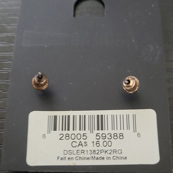 💜3 for 25 Design Lab Lord & Taylor stud earrings - Picture 3 of 3